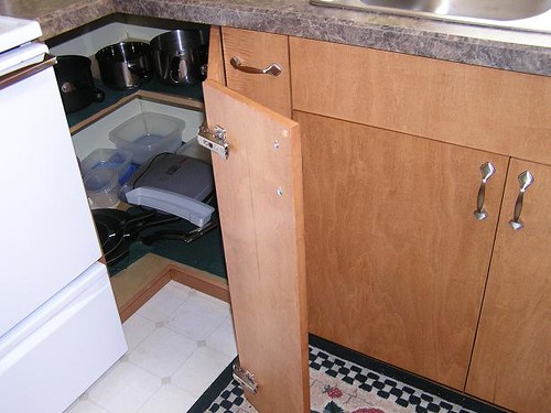 corner kitchen cabinets solutions